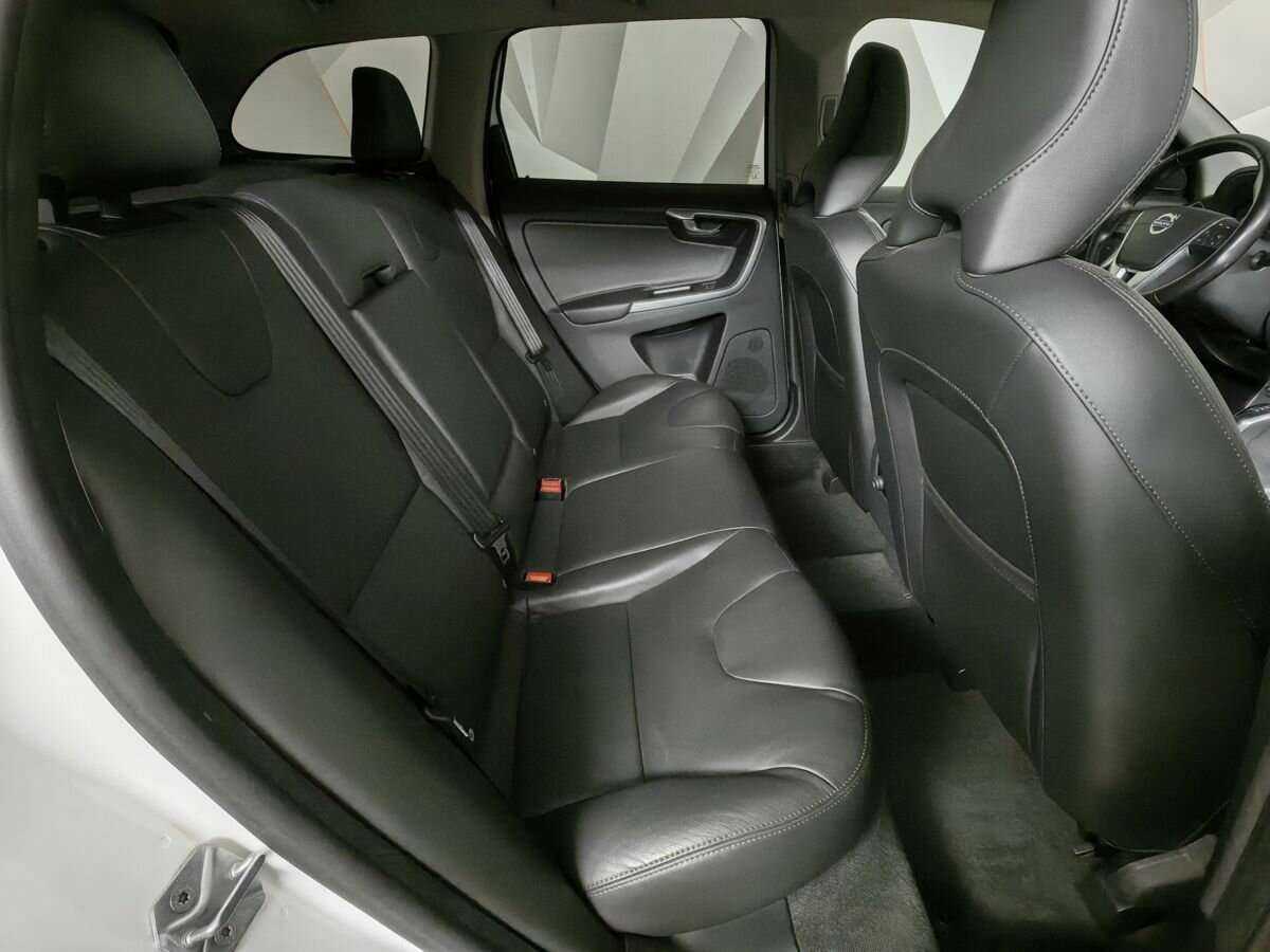 Volvo XC60 б/у, 2016, Автоматическая. Фото: #10