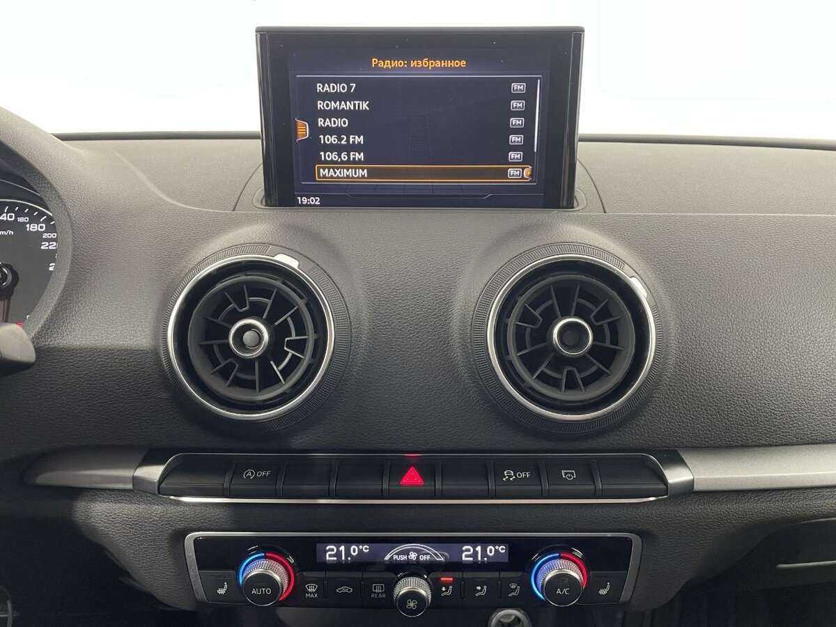 Audi A3 б/у, 2018, Роботизированная. Фото: #11