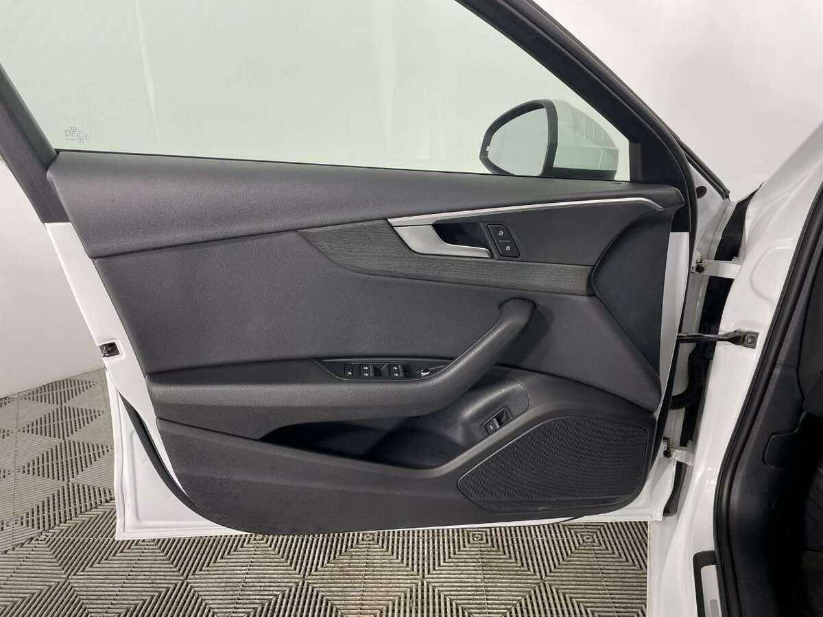 Audi A4 б/у, 2018, Роботизированная. Фото: #7