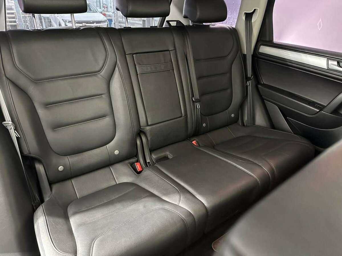 Volkswagen Touareg б/у, 2012, Автоматическая. Фото: #14