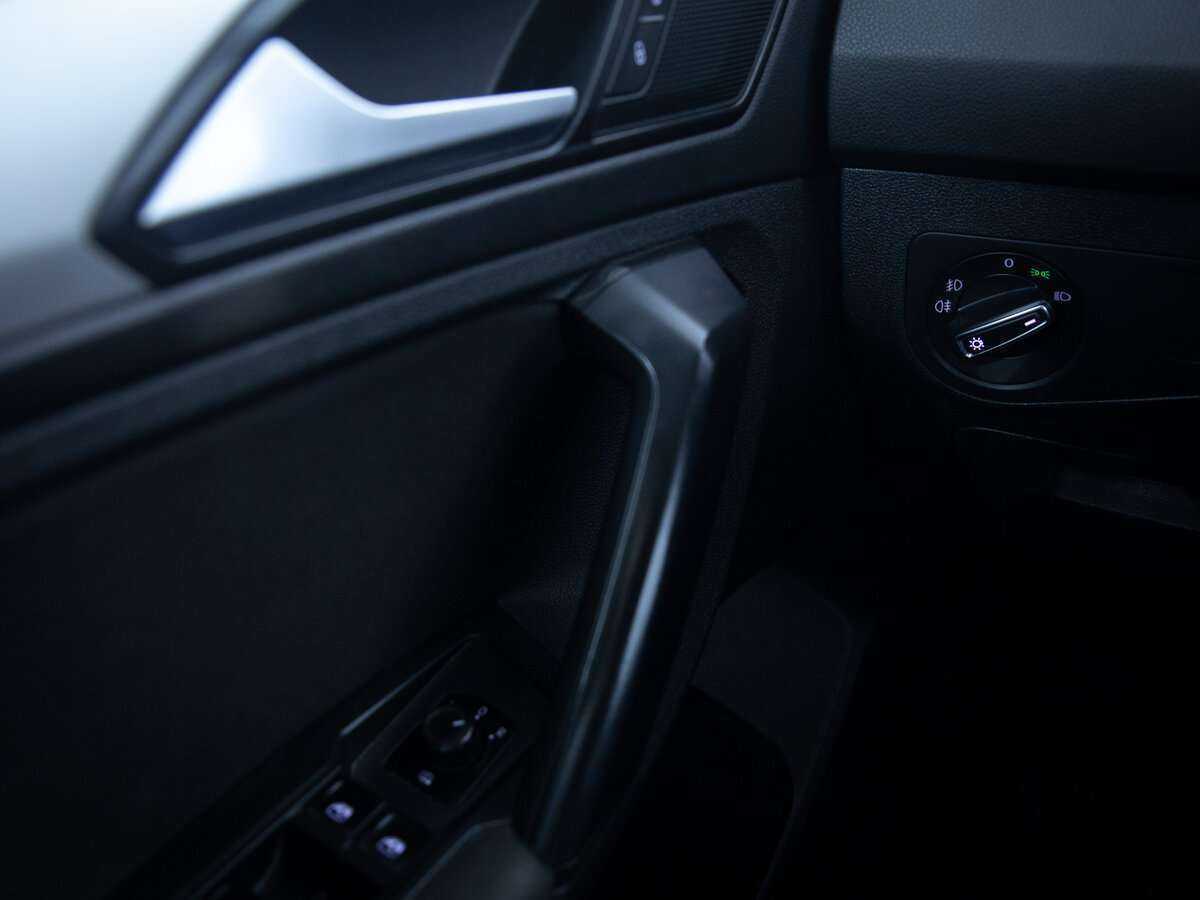 Volkswagen Tiguan б/у, 2018, Роботизированная. Фото: #11