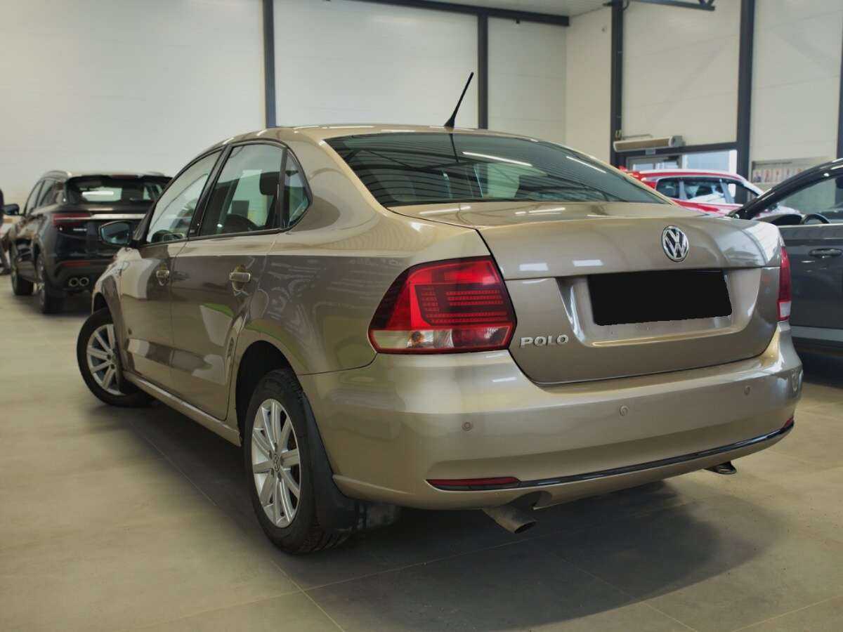 Volkswagen Polo б/у, 2016, Механическая. Фото: #1