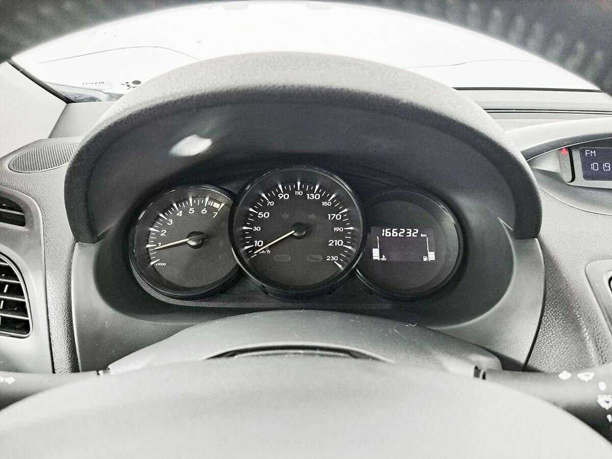 Renault Fluence б/у, 2012, Механическая. Фото: #10