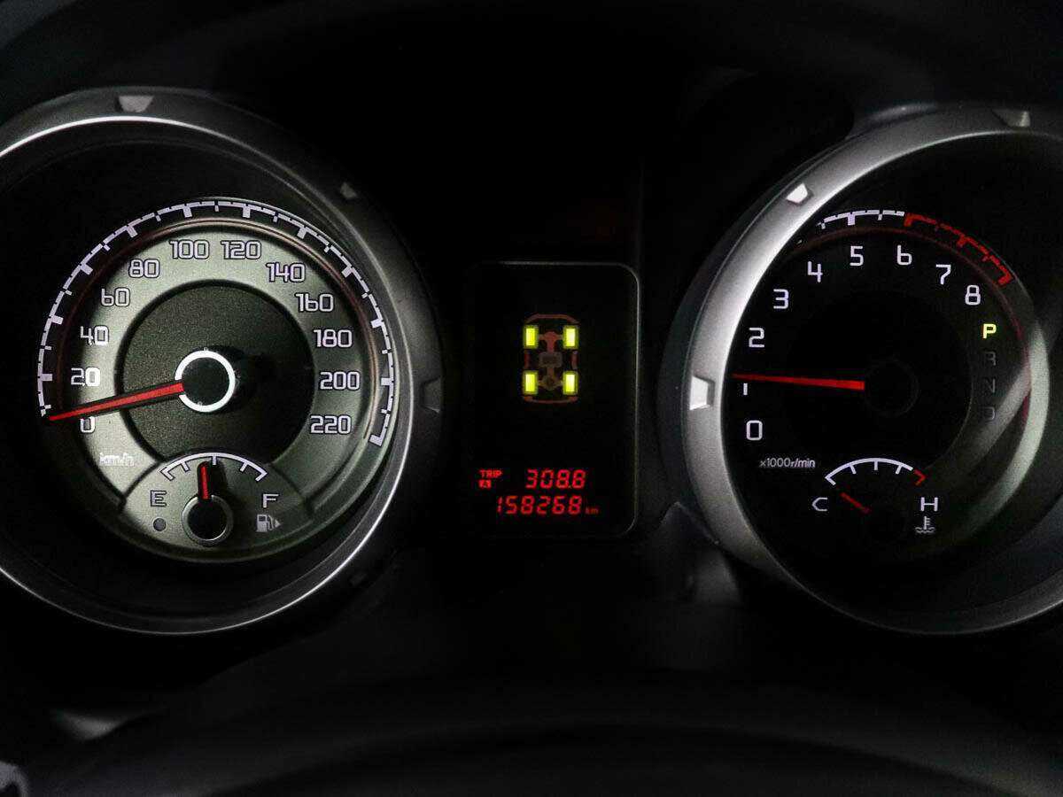 Mitsubishi Pajero б/у, 2014, Автоматическая. Фото: #8