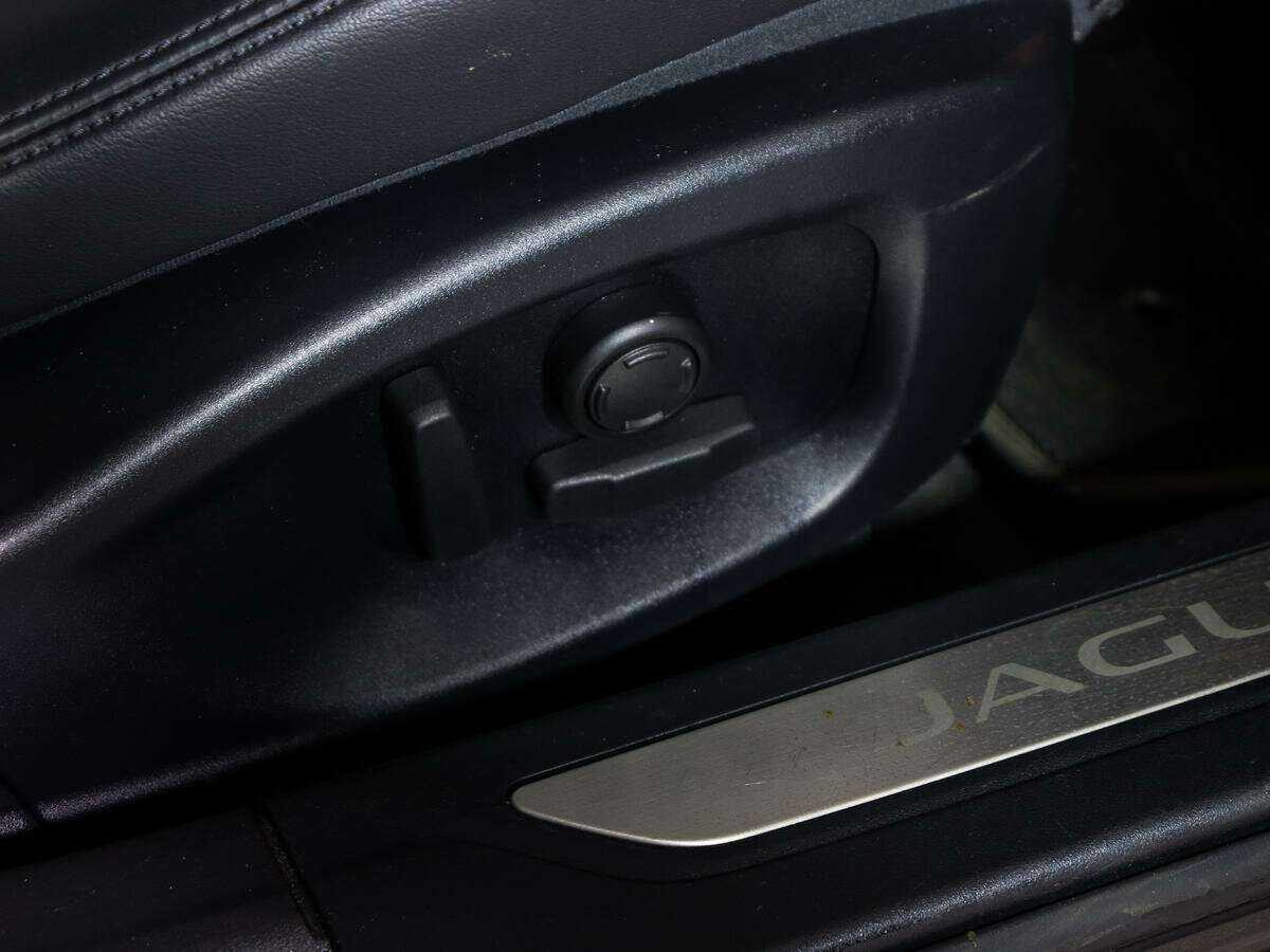 Jaguar XF б/у, 2018, Автоматическая. Фото: #14