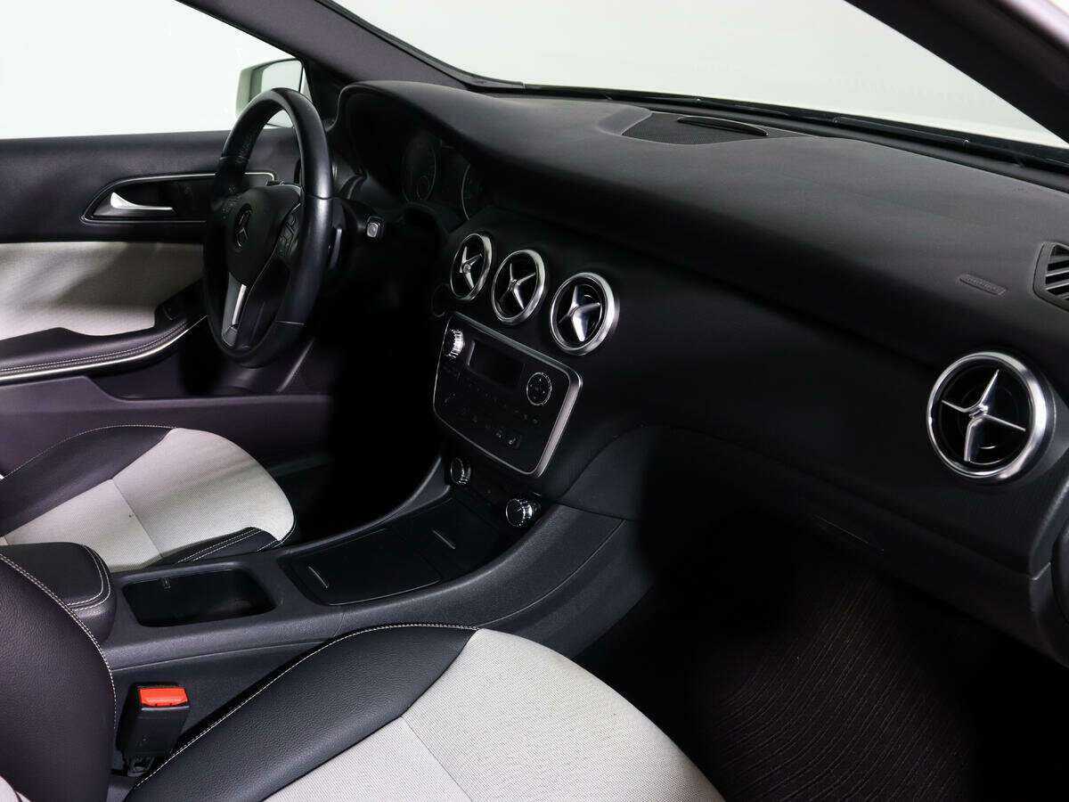 Mercedes-Benz A-Класс б/у, 2014, Роботизированная. Фото: #8