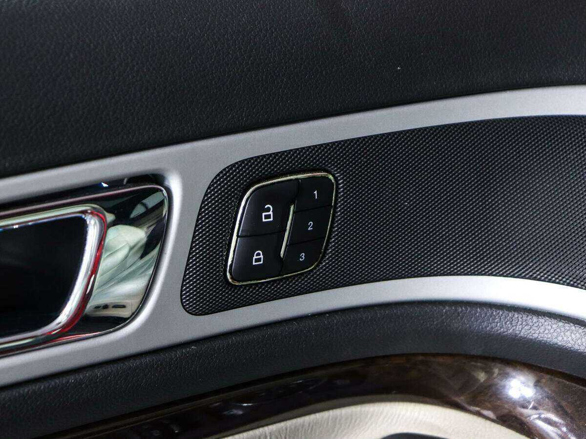 Ford Explorer б/у, 2012, Автоматическая. Фото: #18