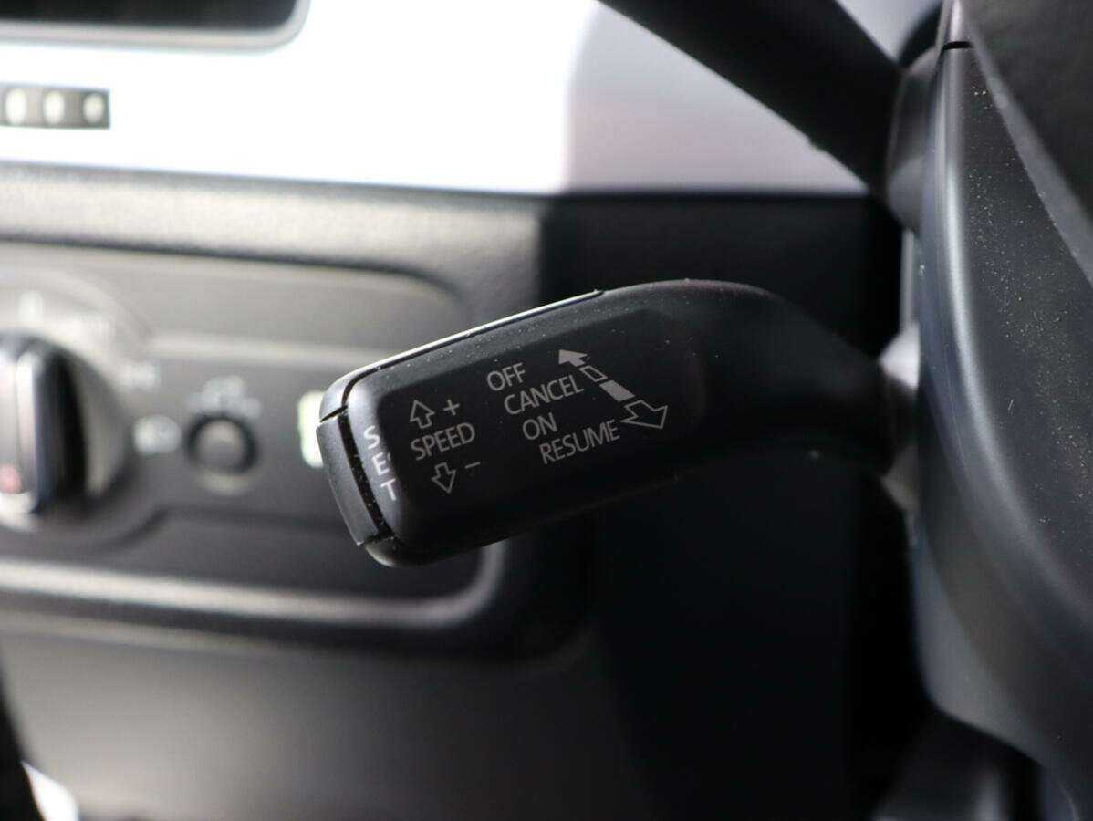 Volkswagen Touareg б/у, 2012, Автоматическая. Фото: #12