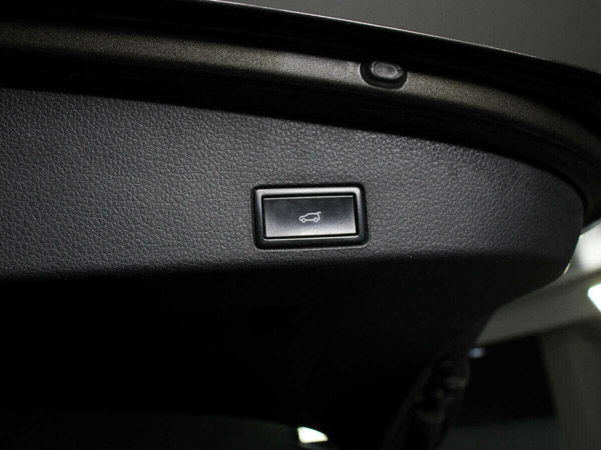 Volkswagen Touareg б/у, 2015, Автоматическая. Фото: #11