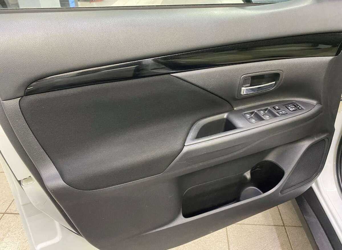 Mitsubishi Outlander б/у, 2021, Вариатор. Фото: #7