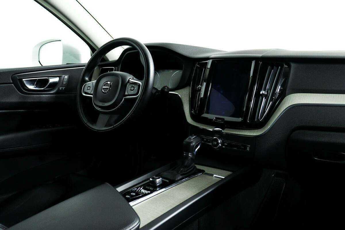 Volvo XC60 б/у, 2018, Автоматическая. Фото: #8