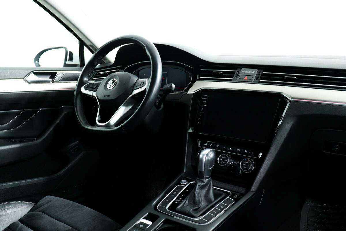 Volkswagen Passat б/у, 2020, Роботизированная. Фото: #8