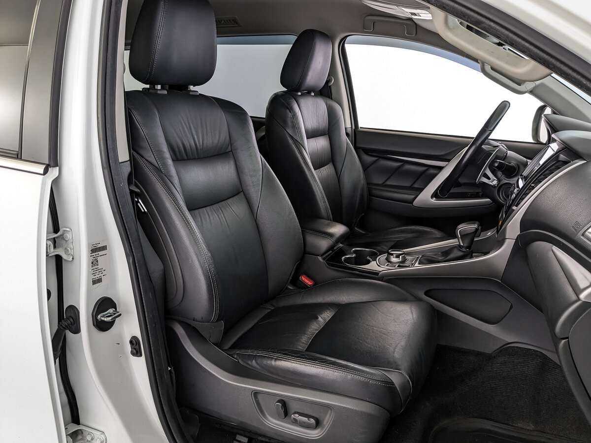 Mitsubishi Pajero Sport б/у, 2017, Автоматическая. Фото: #19