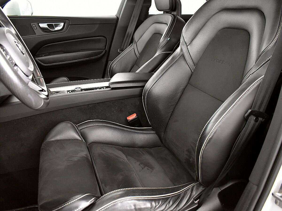 Volvo XC60 б/у, 2018, Автоматическая. Фото: #9