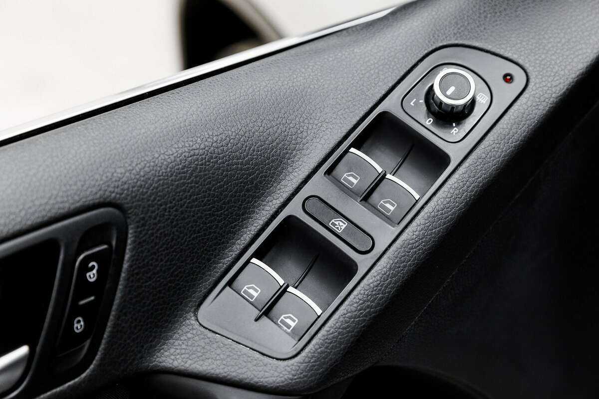 Volkswagen Tiguan б/у, 2012, Автоматическая. Фото: #6