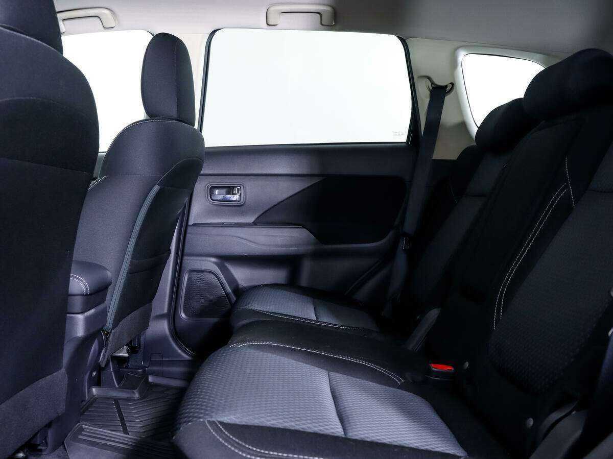 Mitsubishi Outlander б/у, 2021, Вариатор. Фото: #10