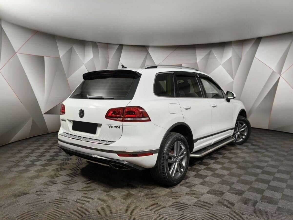 Volkswagen Touareg б/у, 2016, Автоматическая. Фото: #1