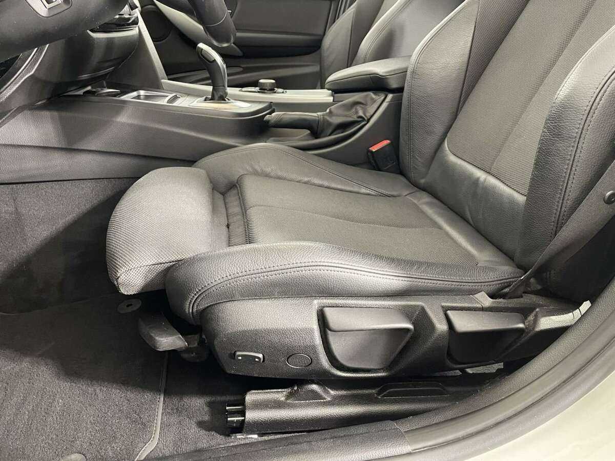 BMW 3 серии б/у, 2018, Автоматическая. Фото: #9