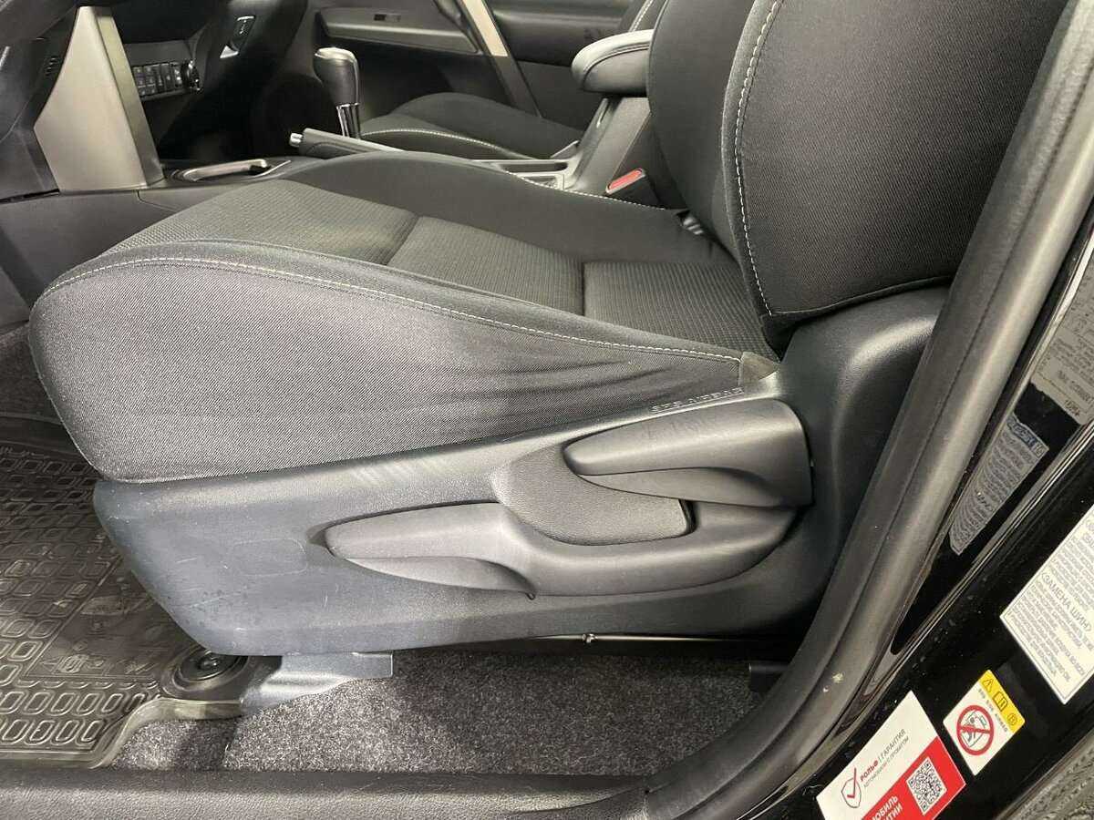 Toyota RAV4 б/у, 2018, Автоматическая. Фото: #9