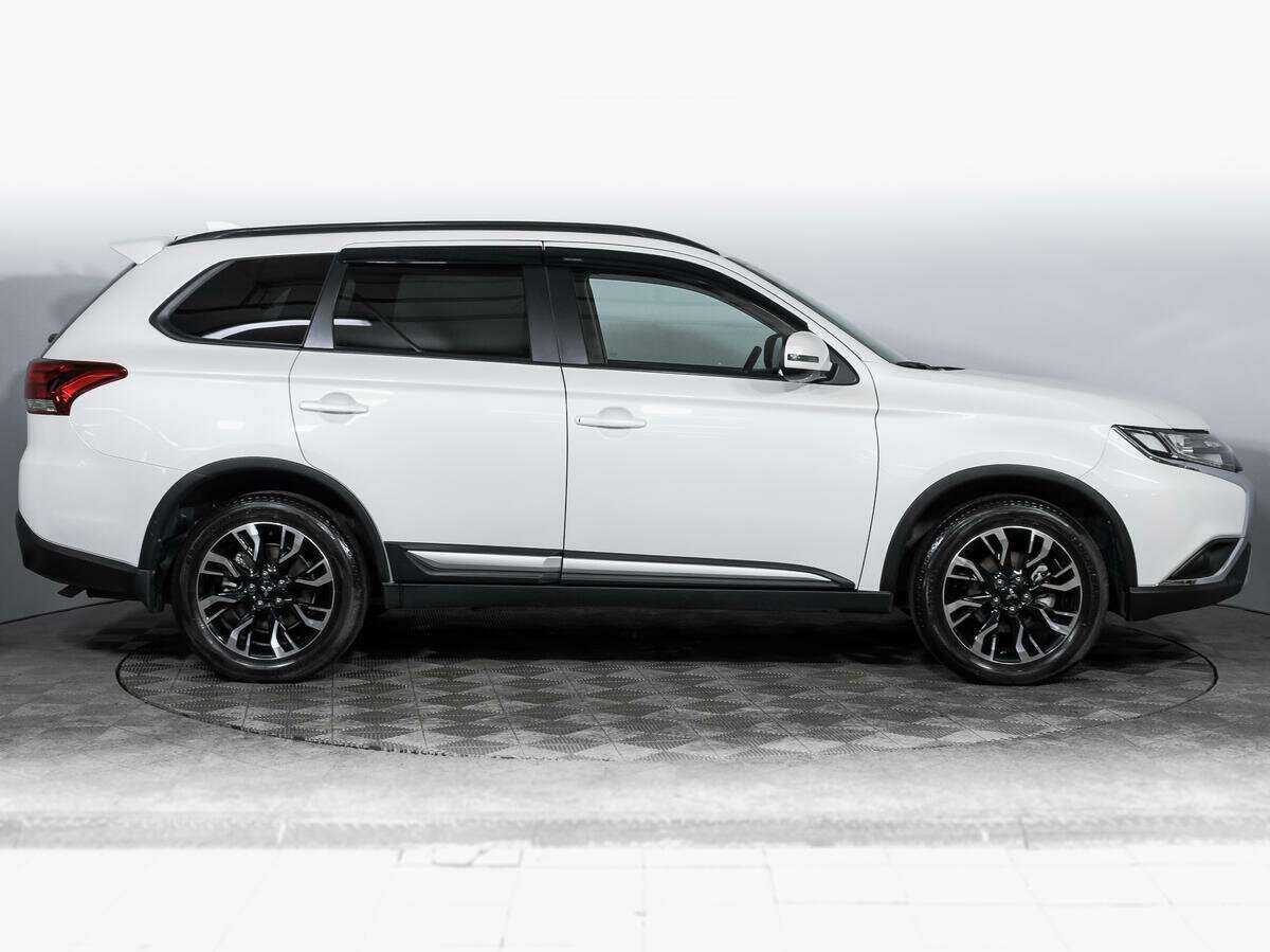 Mitsubishi Outlander б/у, 2021, Вариатор. Фото: #3