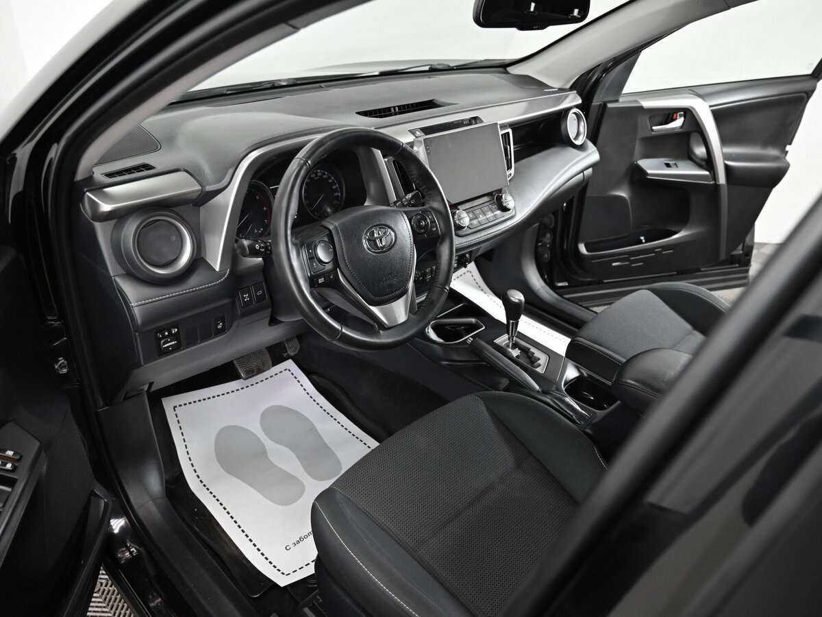 Toyota RAV4 б/у, 2018, Автоматическая. Фото: #7