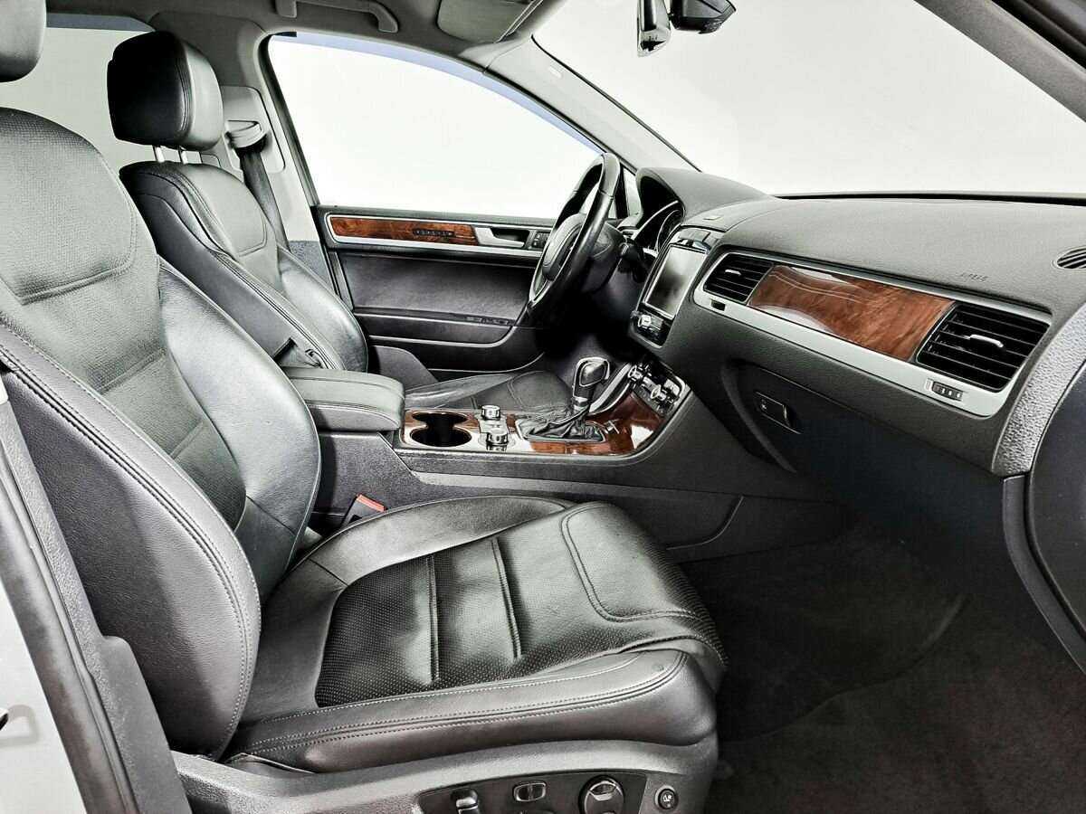 Volkswagen Touareg б/у, 2012, Автоматическая. Фото: #8