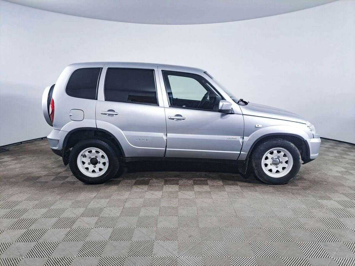 Chevrolet Niva б/у, 2016, Механическая. Фото: #3