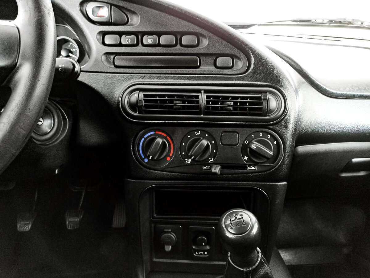 Chevrolet Niva б/у, 2017, Механическая. Фото: #12