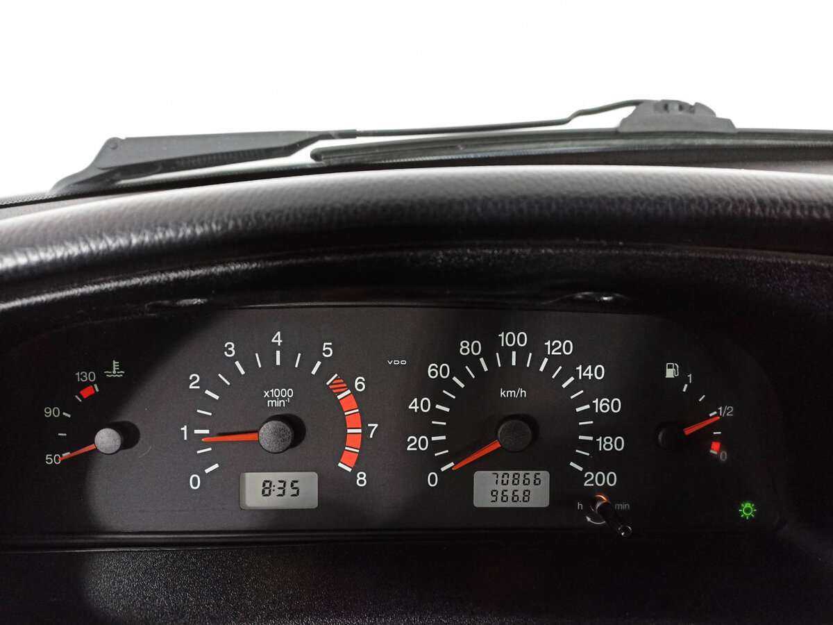 Chevrolet Niva б/у, 2016, Механическая. Фото: #8