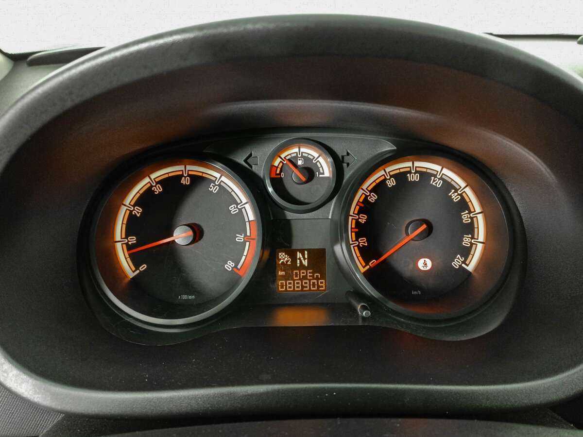 Opel Corsa б/у, 2013, Роботизированная. Фото: #12