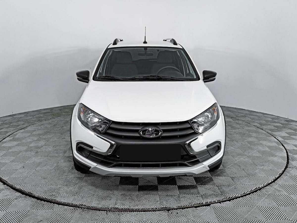 Лада (ВАЗ) Гранта б/у, 2023, Механическая. Фото: #1