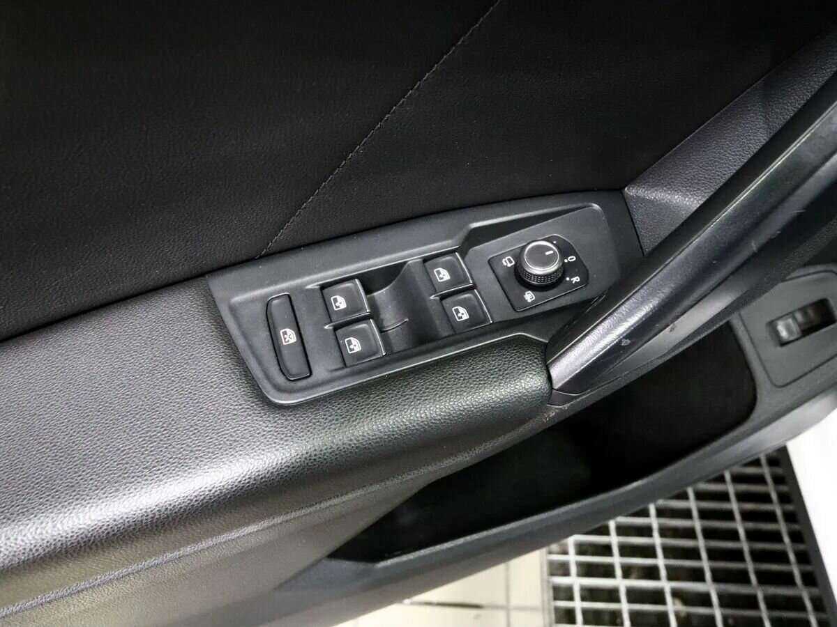 Volkswagen Tiguan б/у, 2020, Роботизированная. Фото: #11