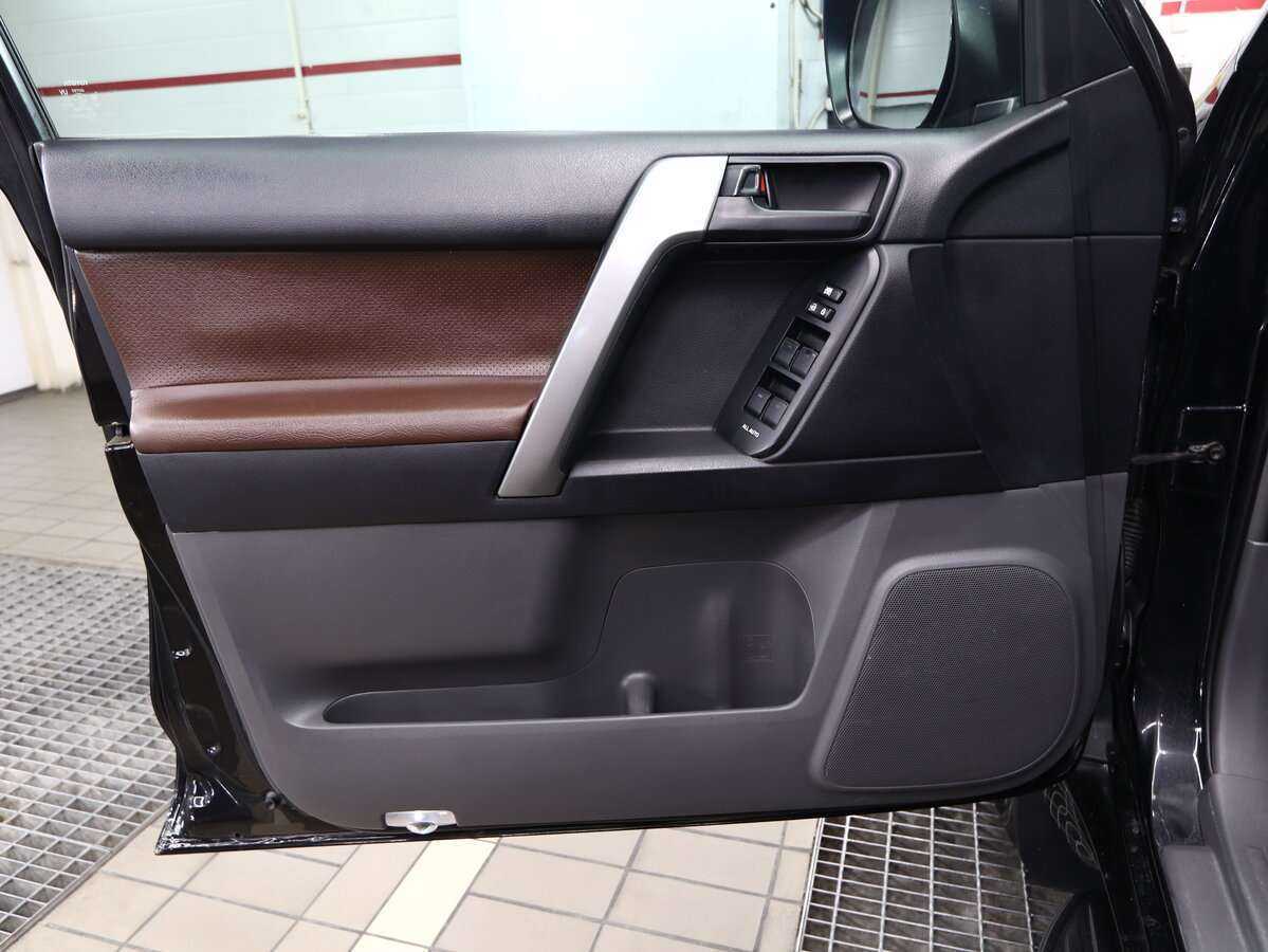 Toyota Land Cruiser Prado б/у, 2013, Автоматическая. Фото: #4