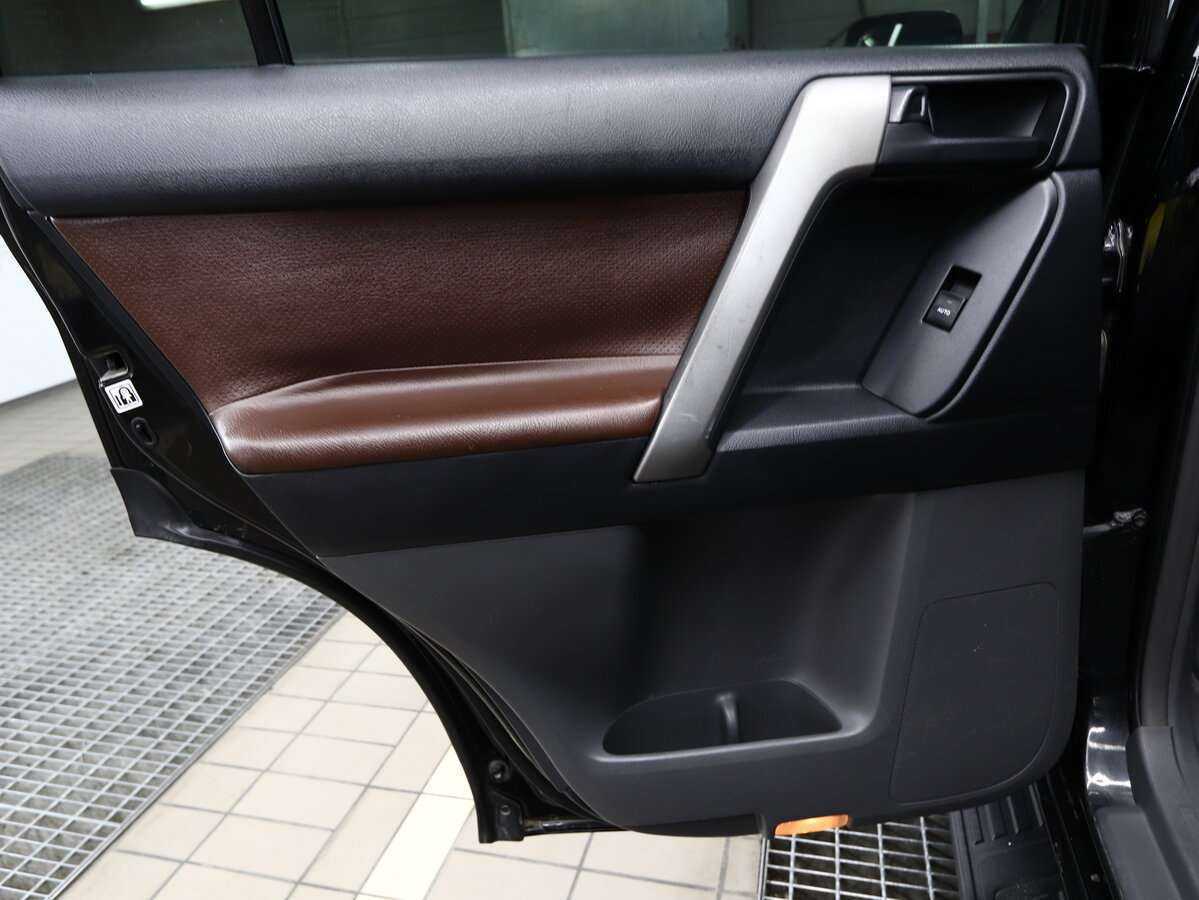 Toyota Land Cruiser Prado б/у, 2013, Автоматическая. Фото: #8