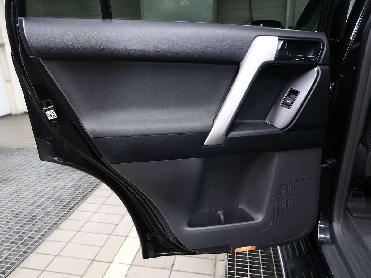 Toyota Land Cruiser Prado б/у, 2013, Автоматическая. Фото: #12