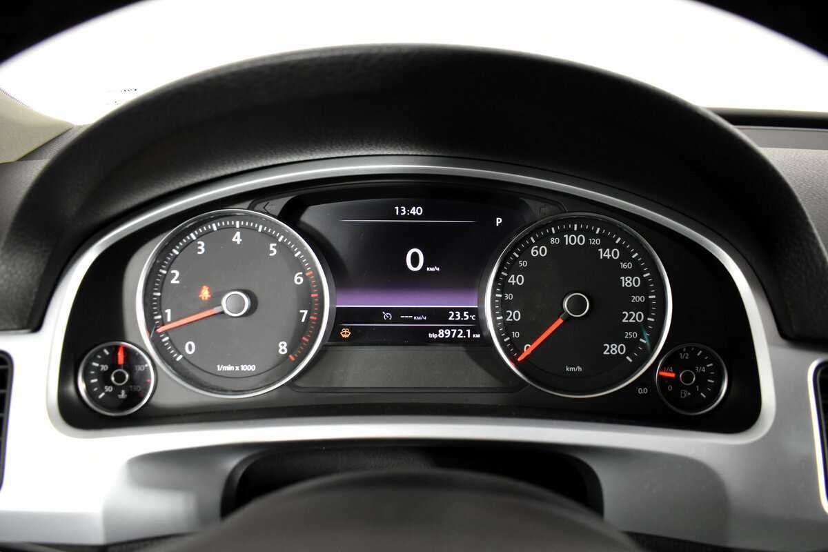 Volkswagen Touareg б/у, 2012, Автоматическая. Фото: #6