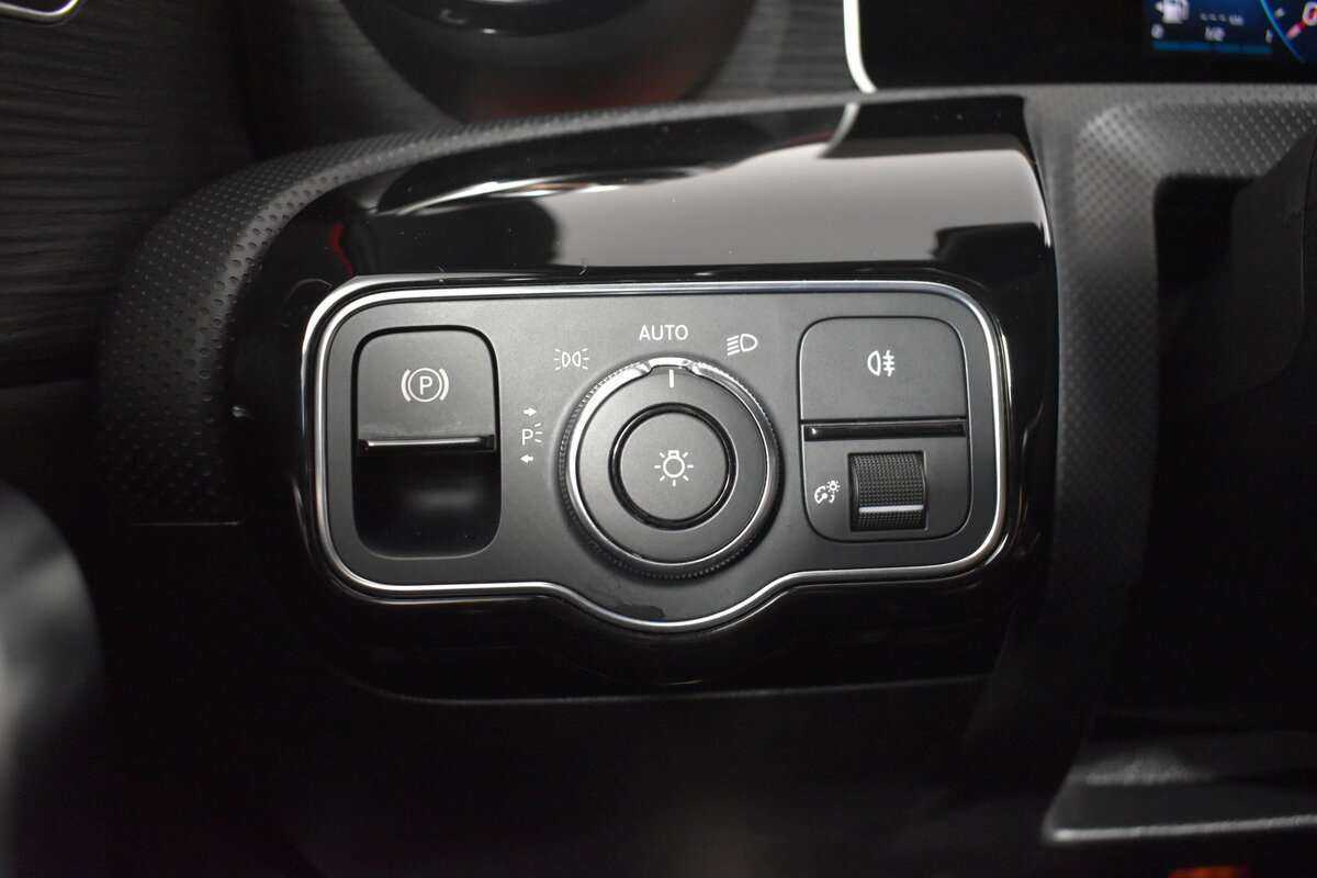 Mercedes-Benz A-Класс б/у, 2018, Роботизированная. Фото: #22