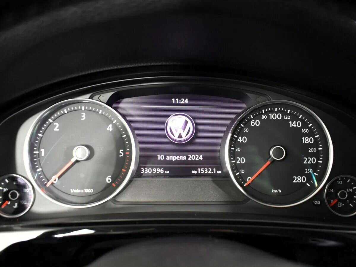 Volkswagen Touareg б/у, 2014, Автоматическая. Фото: #5