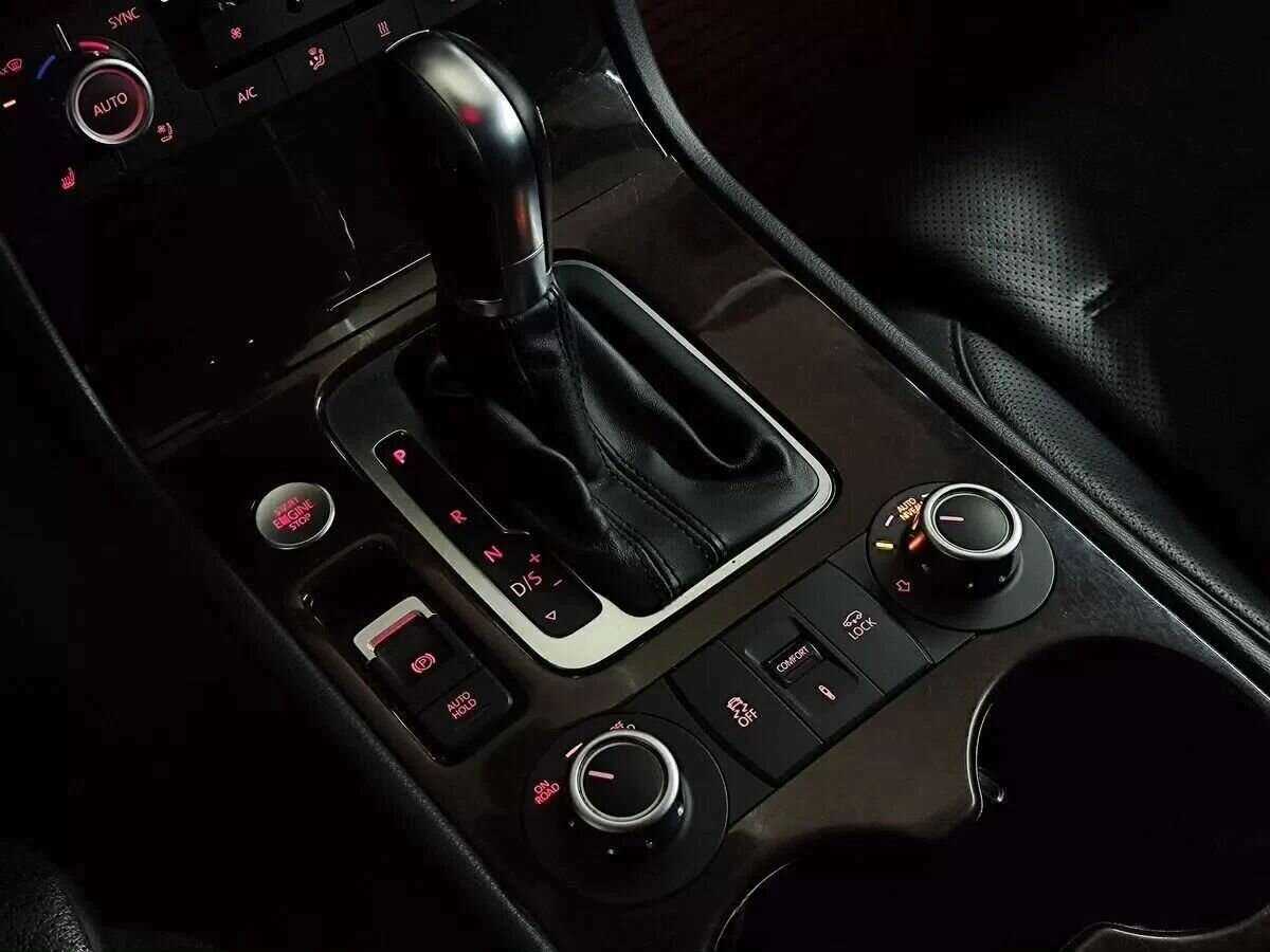 Volkswagen Touareg б/у, 2014, Автоматическая. Фото: #13