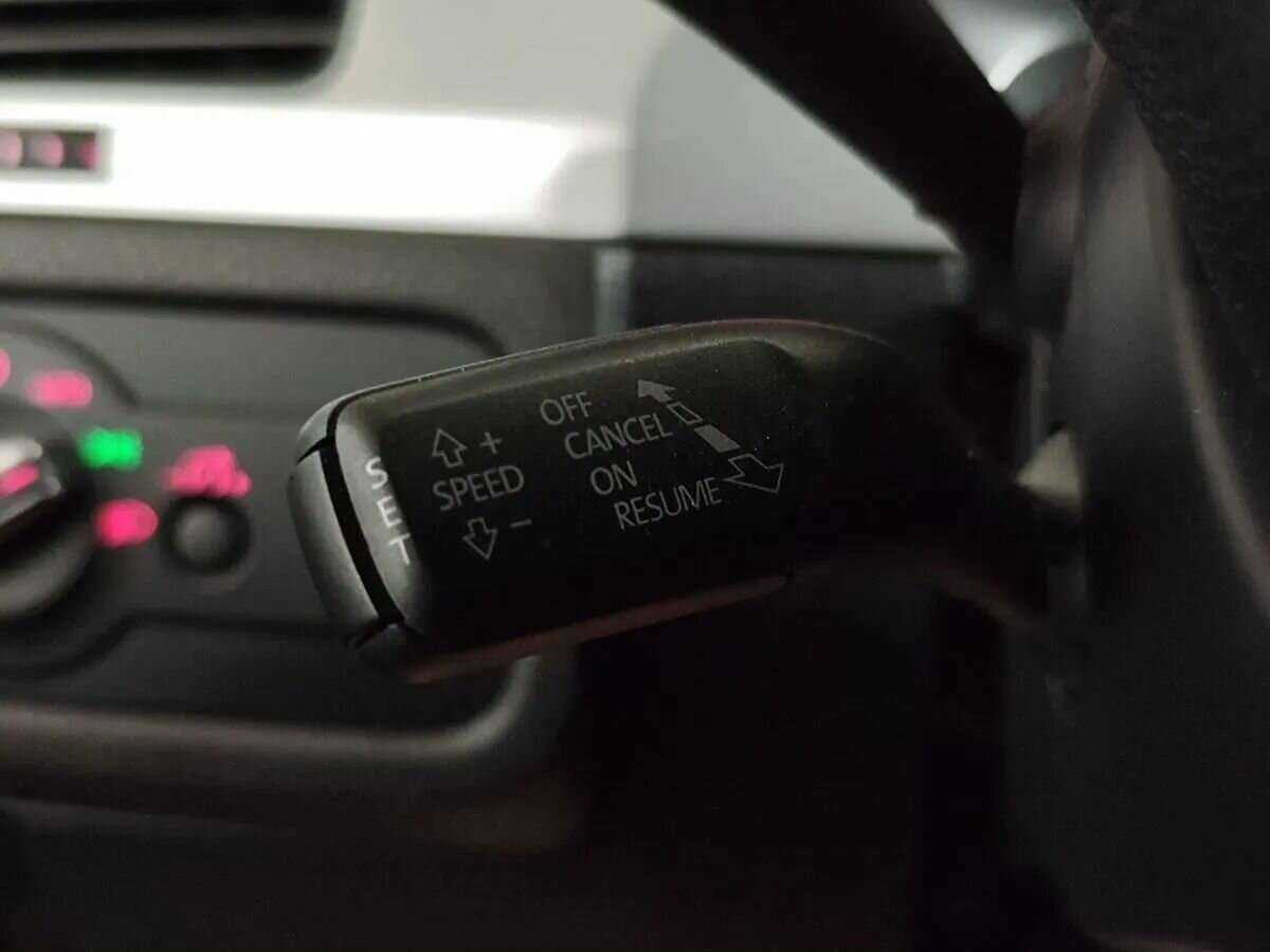 Volkswagen Touareg б/у, 2014, Автоматическая. Фото: #14