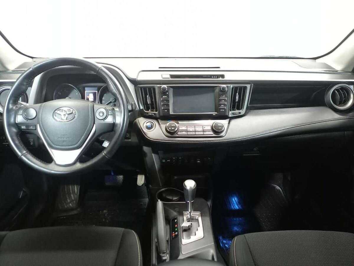 Toyota RAV4 б/у, 2018, Автоматическая. Фото: #8