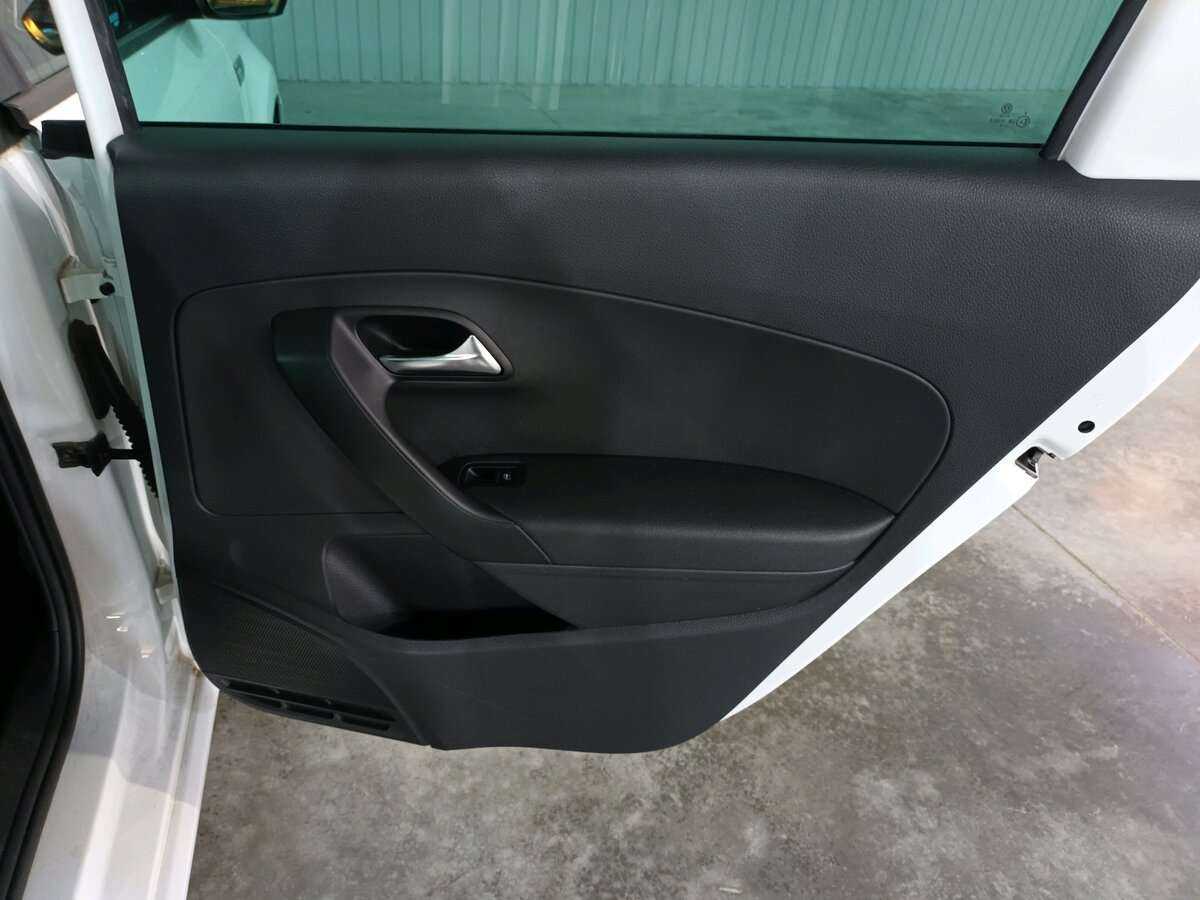 Volkswagen Polo б/у, 2019, Механическая. Фото: #21