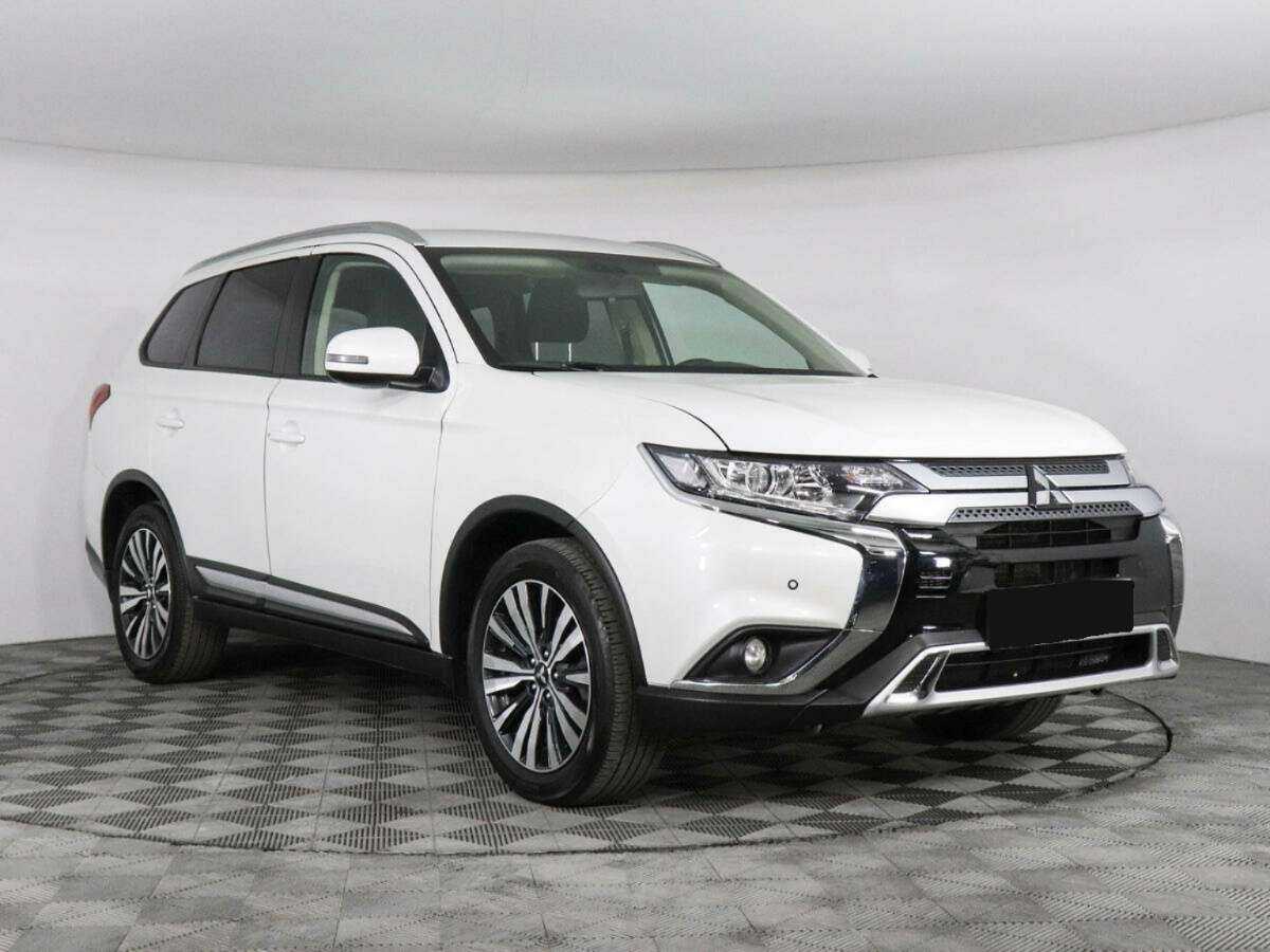 Mitsubishi Outlander б/у, 2019, Вариатор. Фото: #2