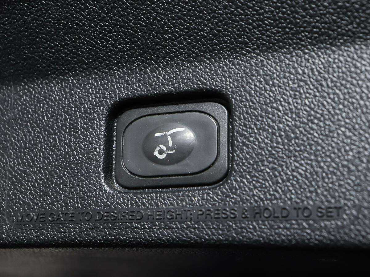 Ford Explorer б/у, 2017, Автоматическая. Фото: #17