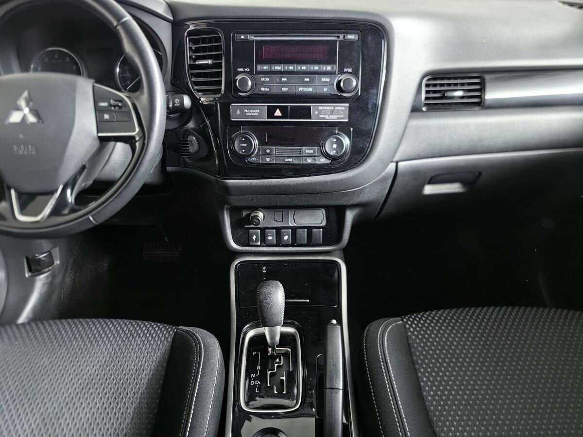 Mitsubishi Outlander б/у, 2018, Вариатор. Фото: #9