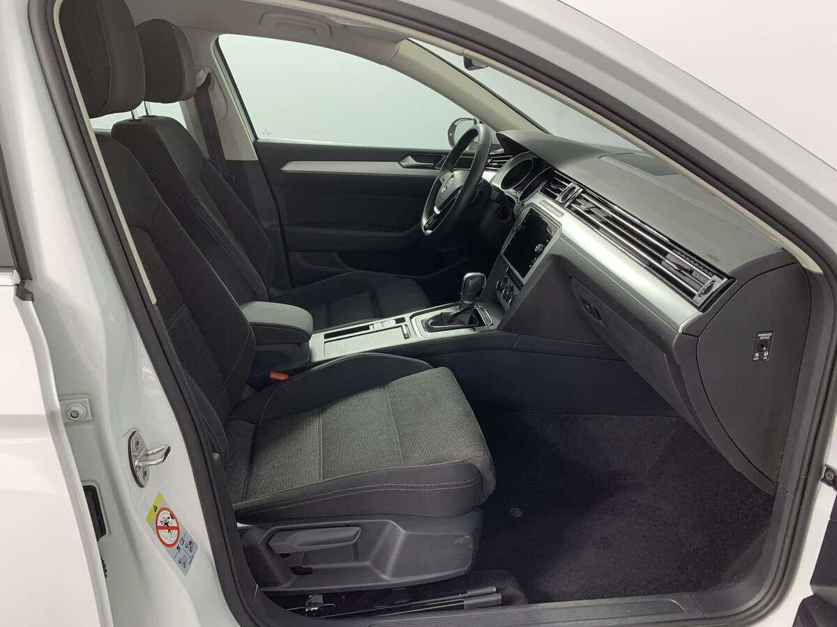 Volkswagen Passat б/у, 2019, Роботизированная. Фото: #14