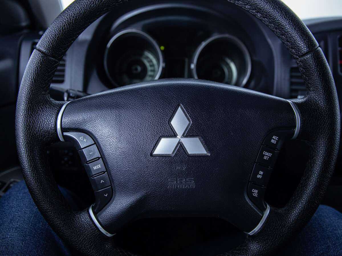 Mitsubishi Pajero б/у, 2012, Автоматическая. Фото: #9