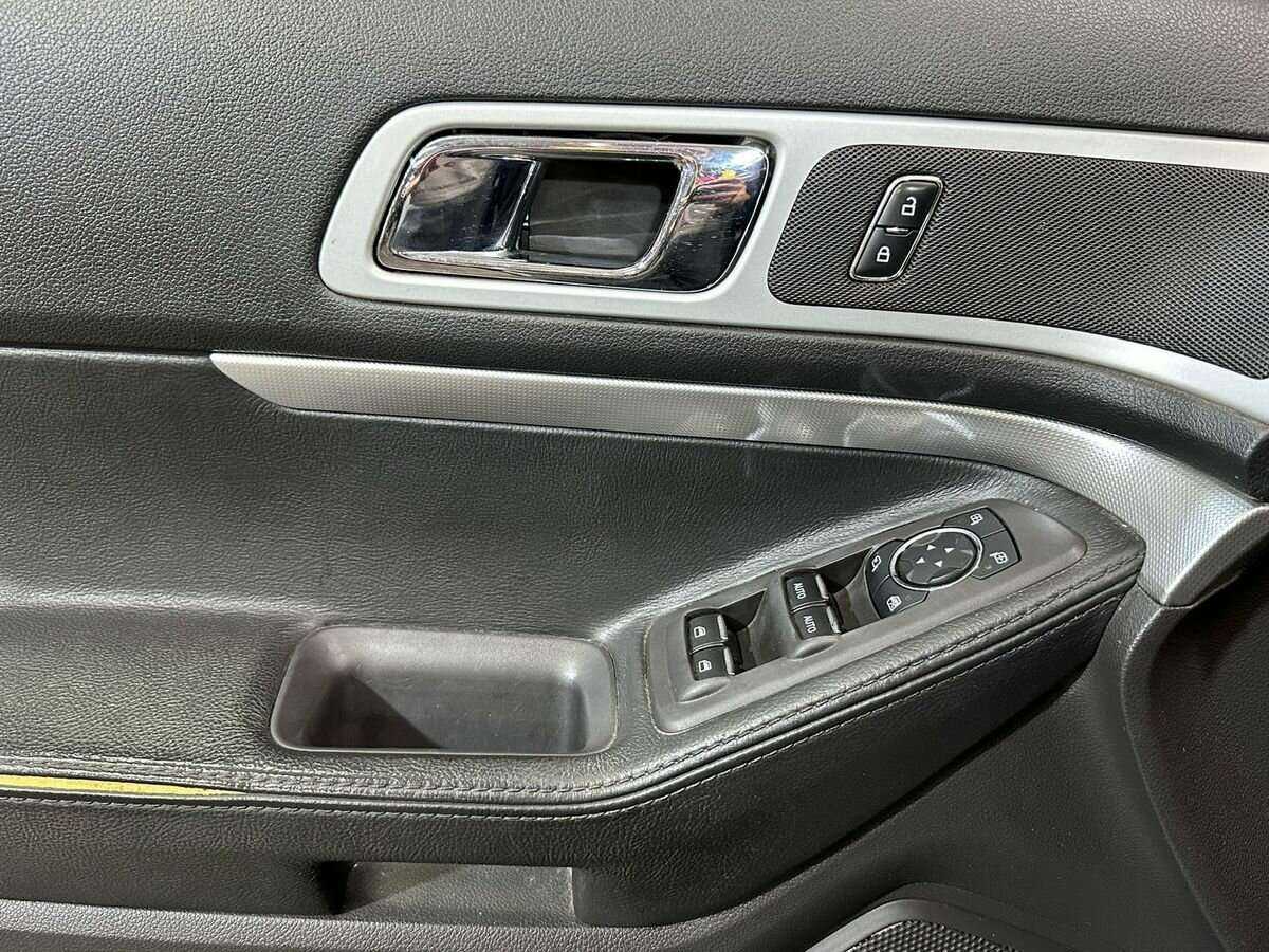 Ford Explorer б/у, 2013, Автоматическая. Фото: #14