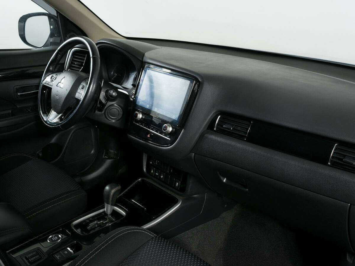 Mitsubishi Outlander б/у, 2021, Вариатор. Фото: #8
