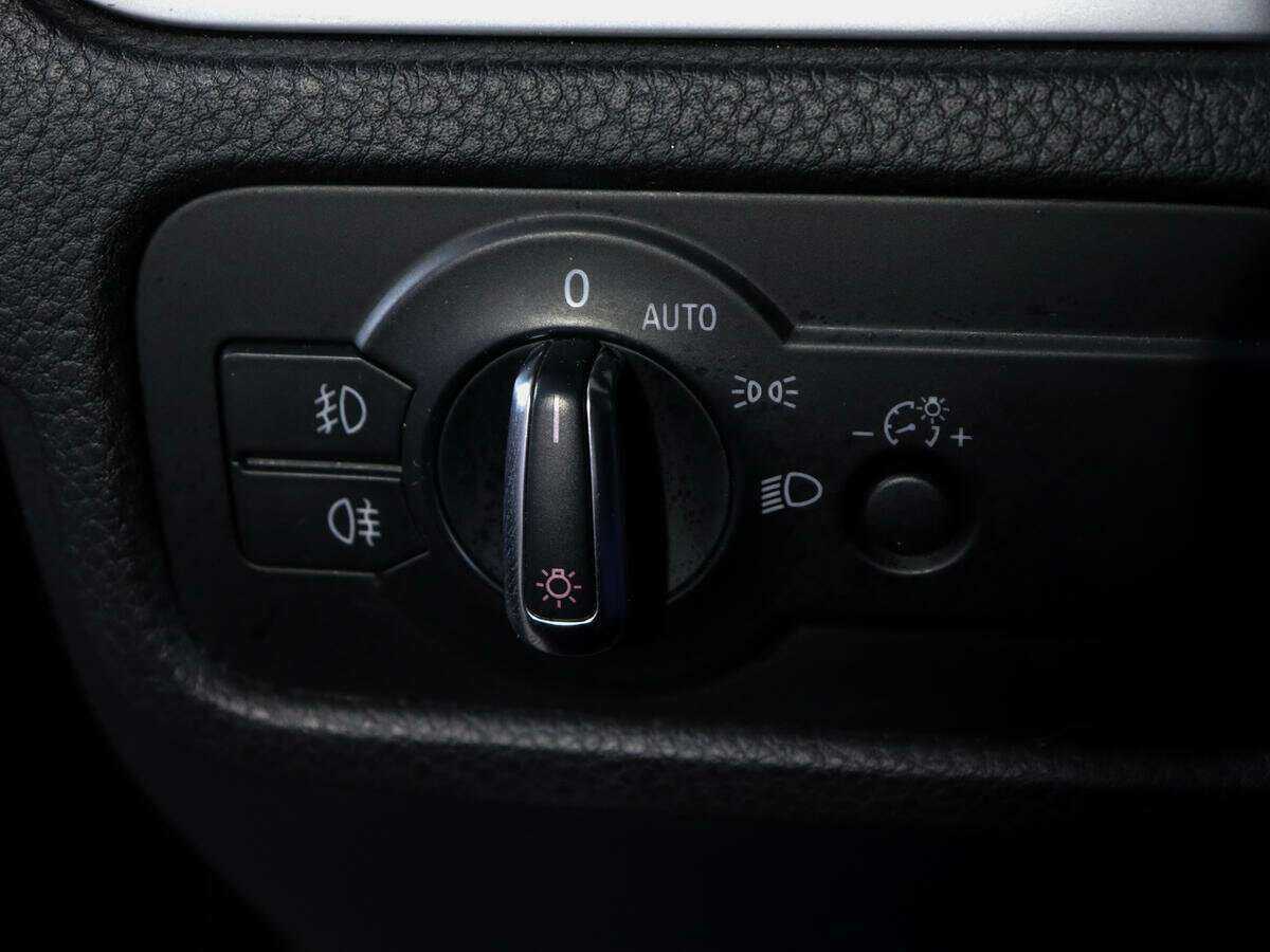 Volkswagen Touareg б/у, 2012, Автоматическая. Фото: #20